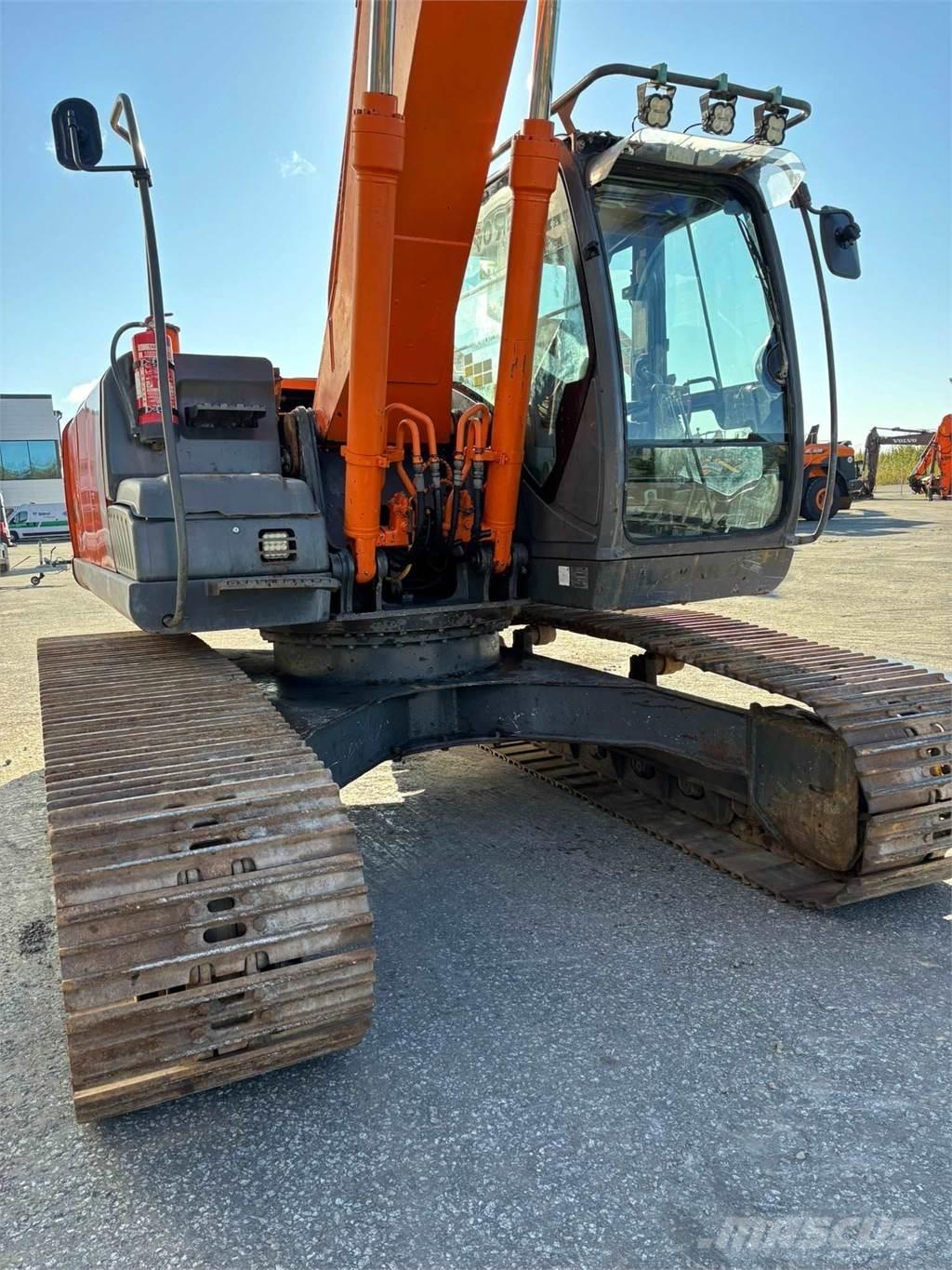 Hitachi ZX210LC-3 Escavatori a lunga portata