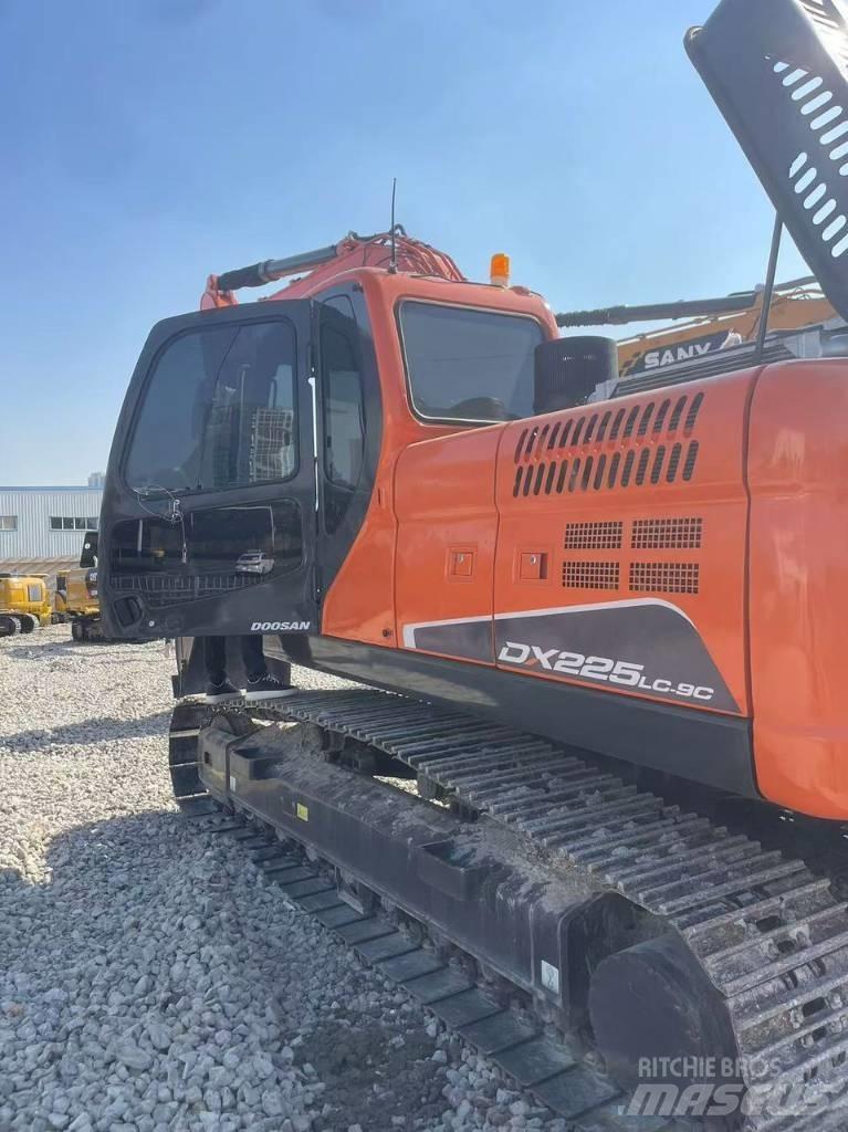 Doosan DX 225LC-9C Escavatori cingolati