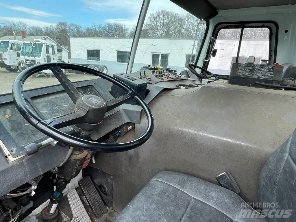 Autocar XPEDITOR Camion dei rifiuti