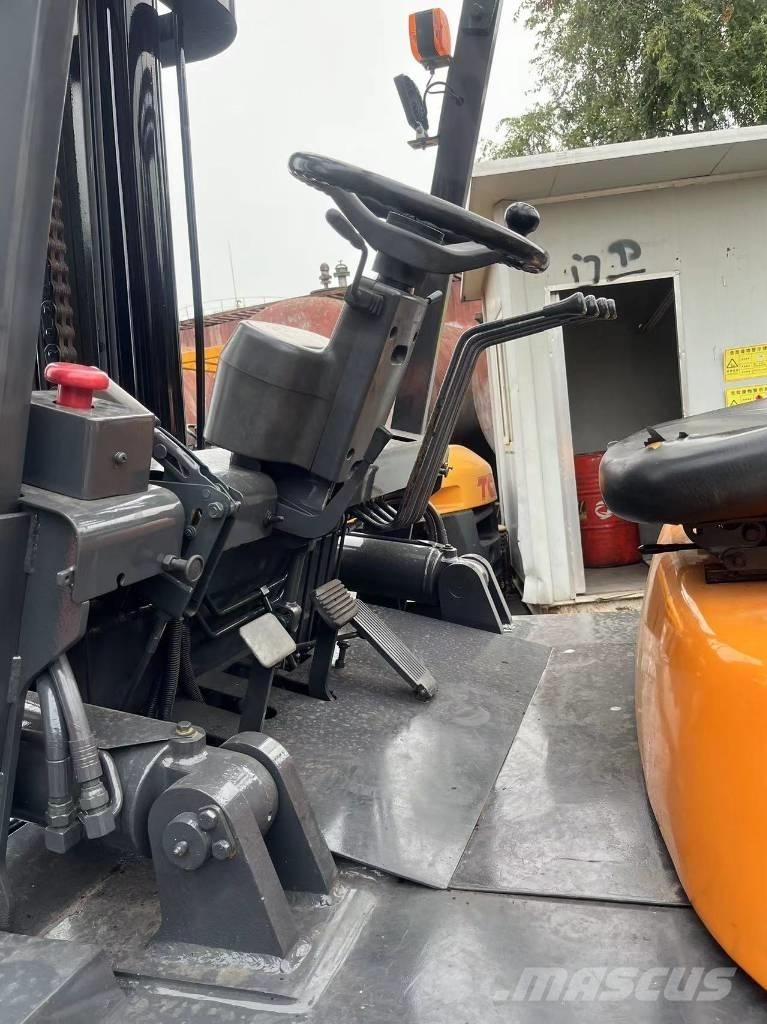 TCM FD 100 Carrelli elevatori diesel