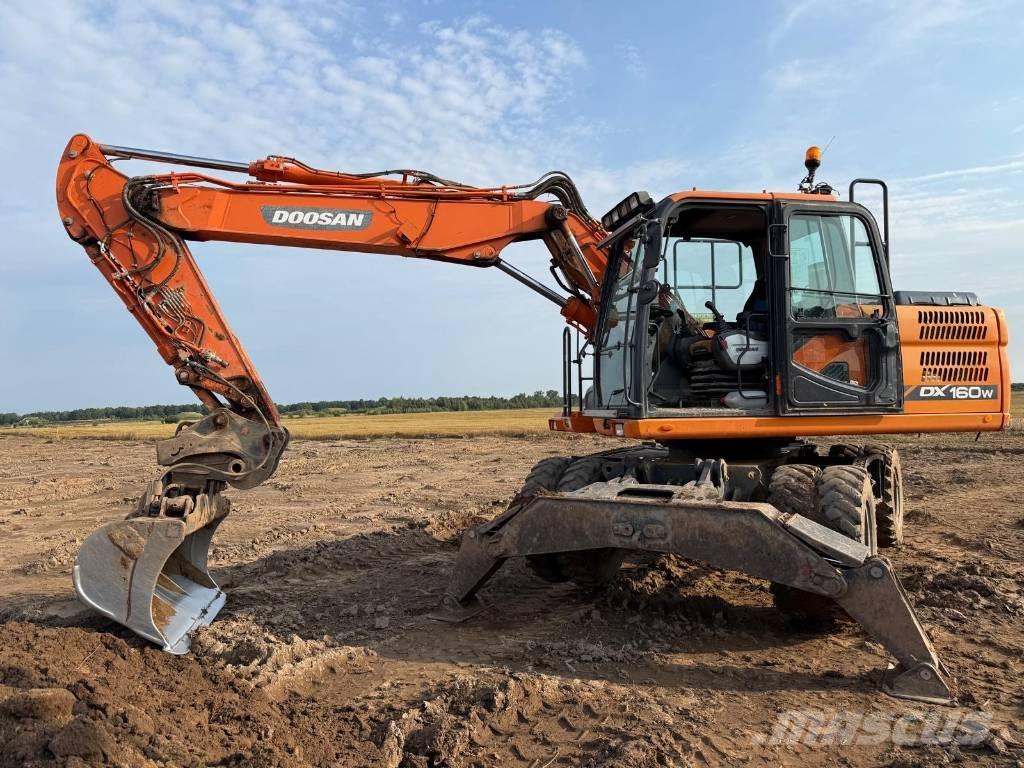 Doosan DX 160 W-3 Escavatori gommati