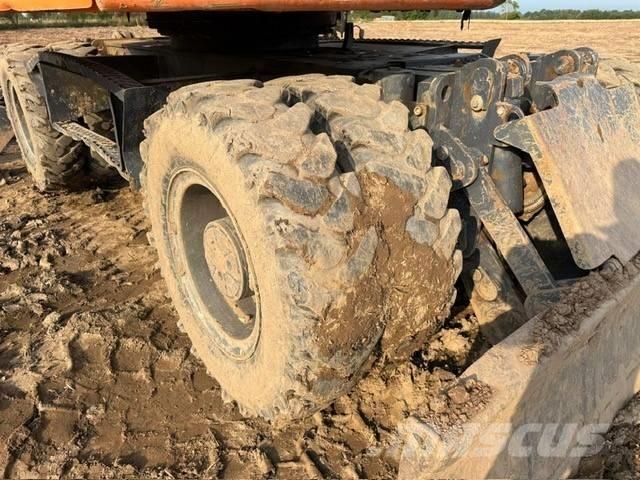 Doosan DX 160 W-3 Escavatori gommati