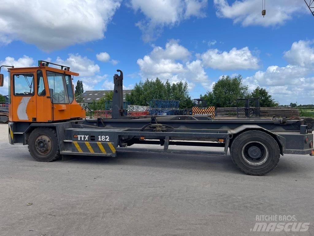 Kalmar 182 A L2 C!8 Trattori portuali