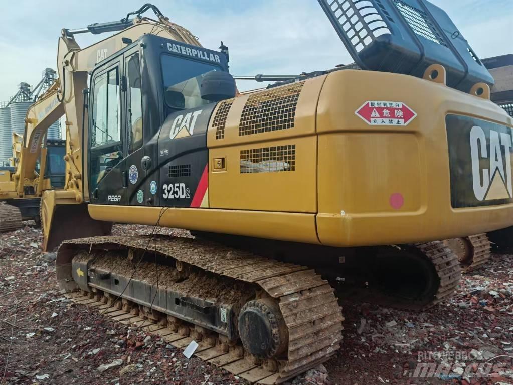 CAT 325 D2 Escavatori cingolati