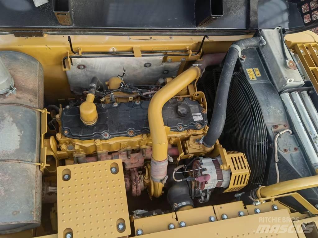 CAT 325 D2 Escavatori cingolati