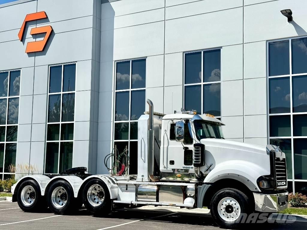 Mack Titan TD 713 Motrici e Trattori Stradali