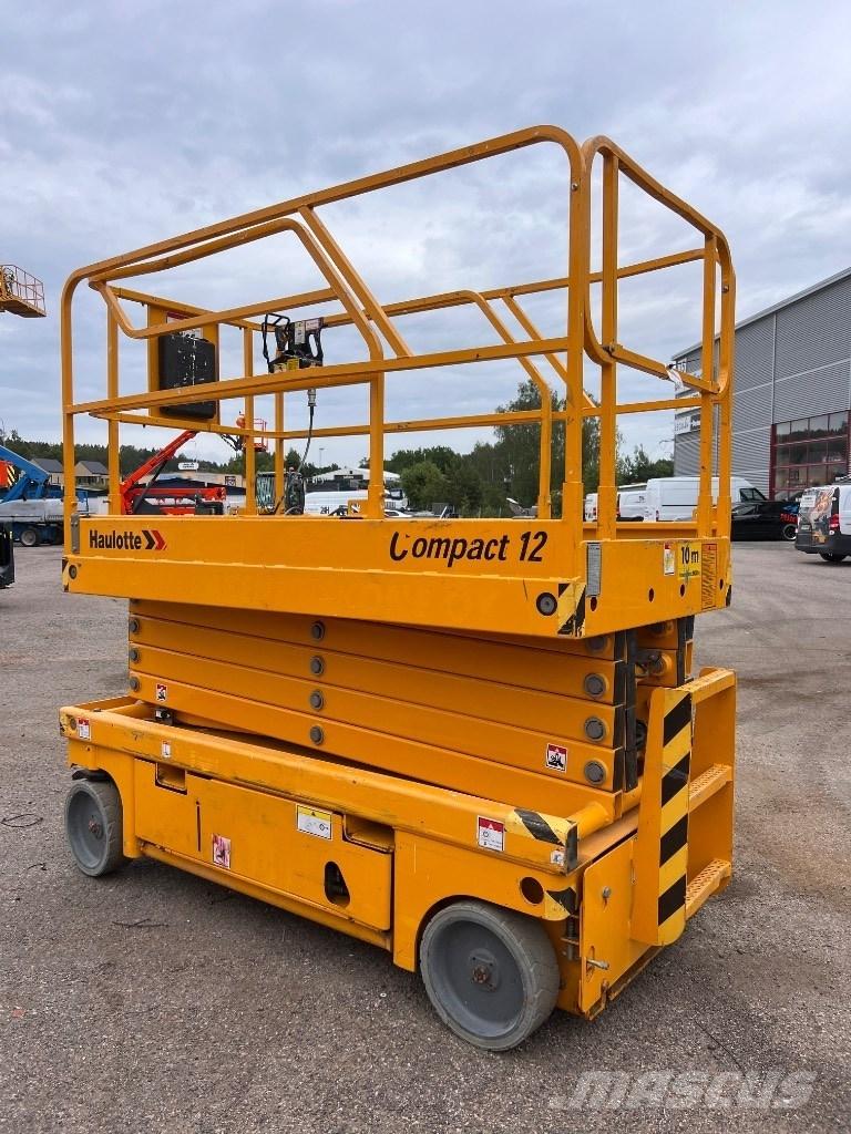 Haulotte Compact 12 Piattaforme a pantografo