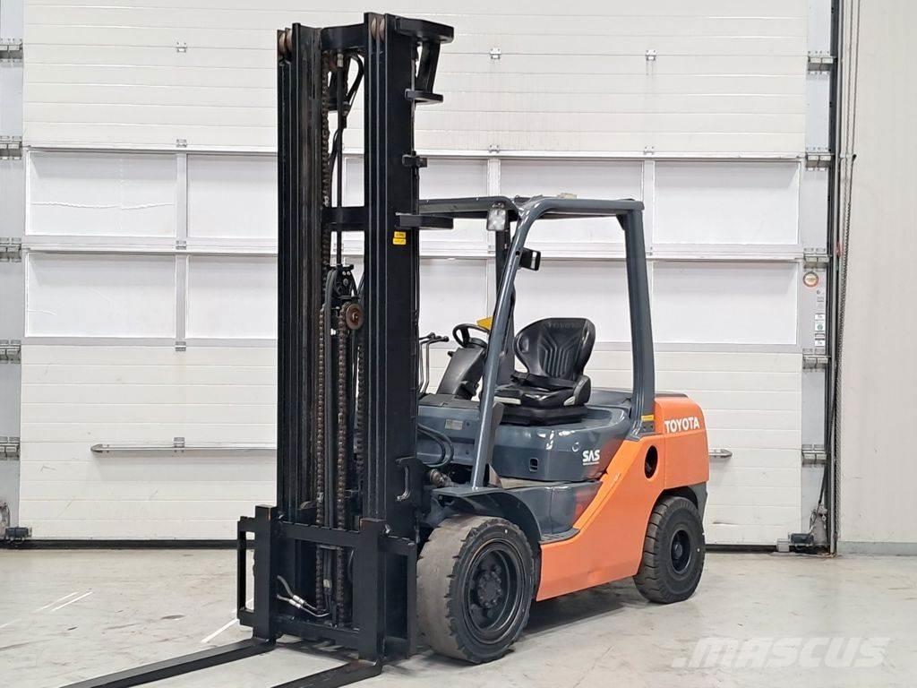 Toyota 02-8FDF30 Carrelli elevatori diesel