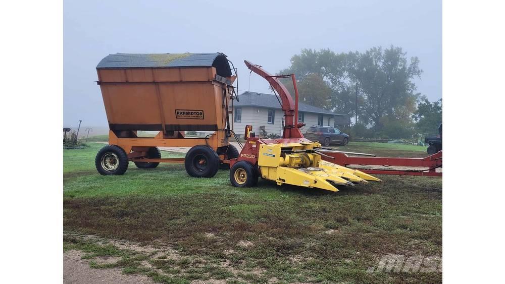 New Holland FP230 Falciatrinciatrici