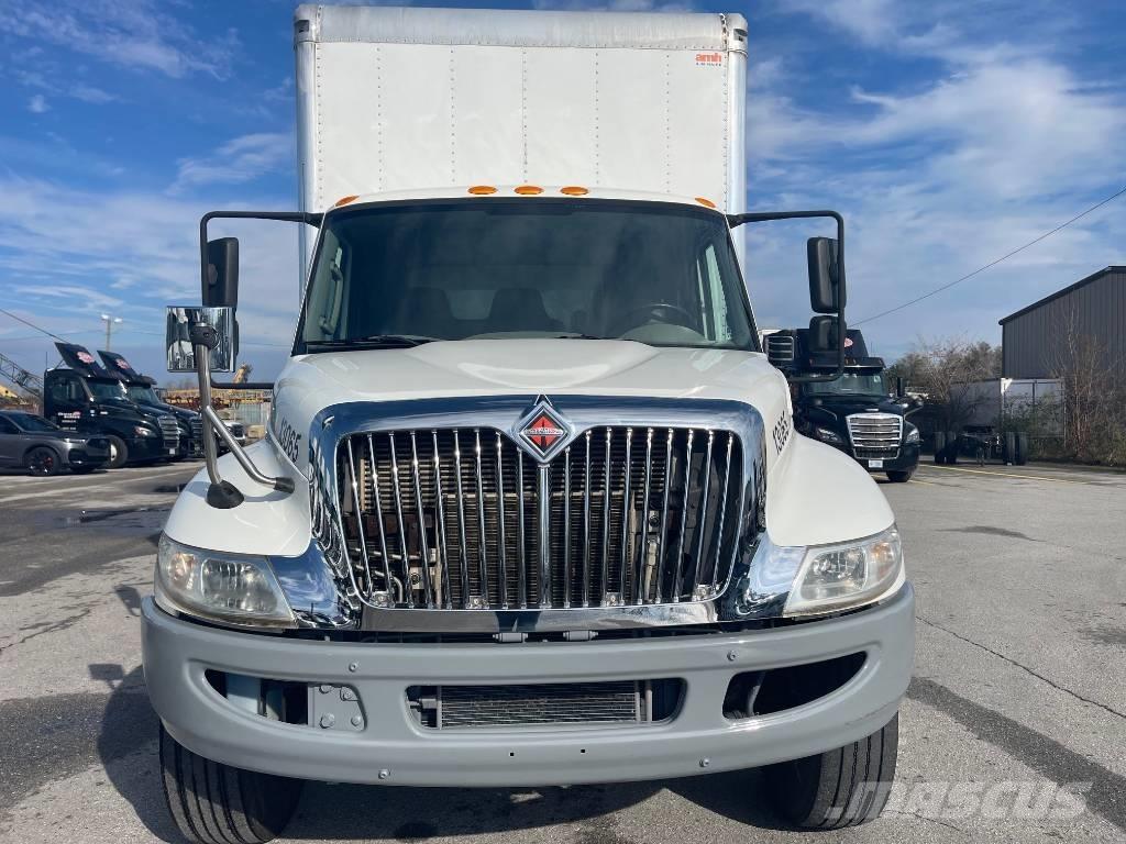 International 4300 Camion cassonati