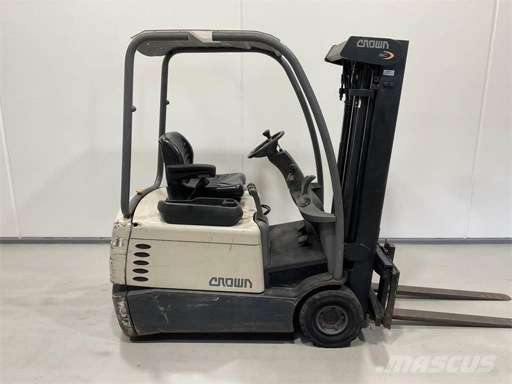 Crown SC3220-1,3 Carrelli elevatori elettrici