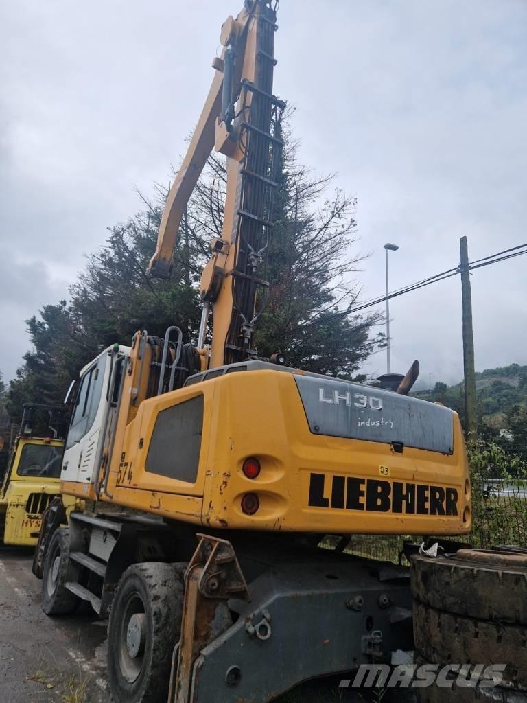 Liebherr LH 30 M Movimentazione rifiuti