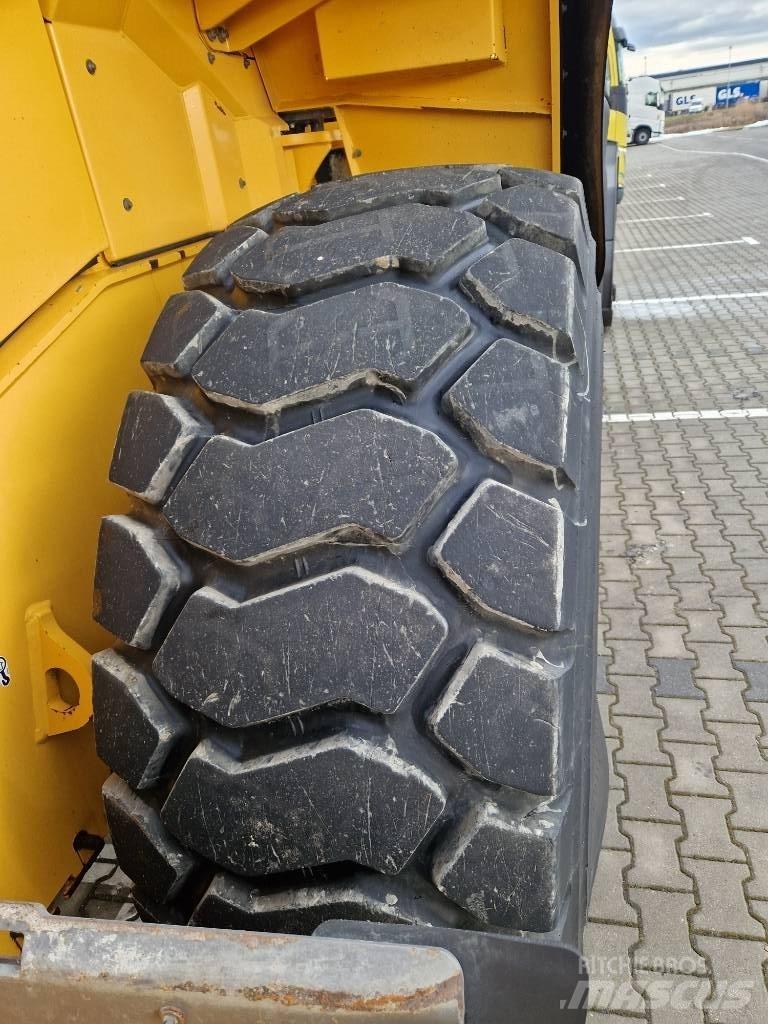 Volvo L 180 H Pale gommate