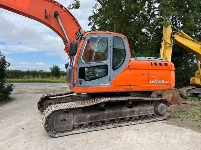 Doosan DX 225 LC Escavatori cingolati