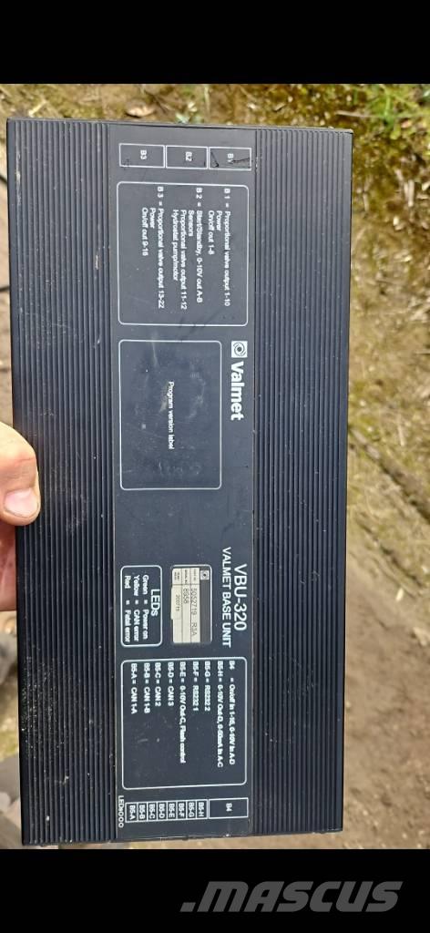  Valmet/Komatsu 911 Componenti elettroniche