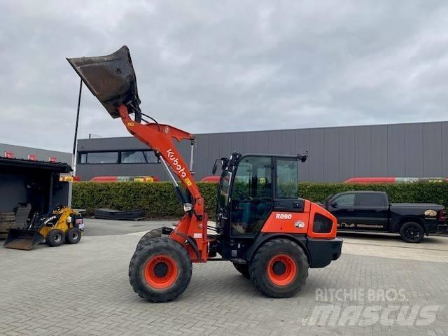 Kubota R 090 Pale gommate