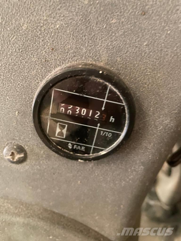 New Holland W 270 B Pale gommate
