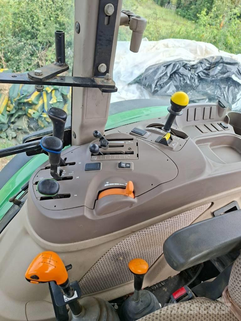 John Deere 5115M Trattori