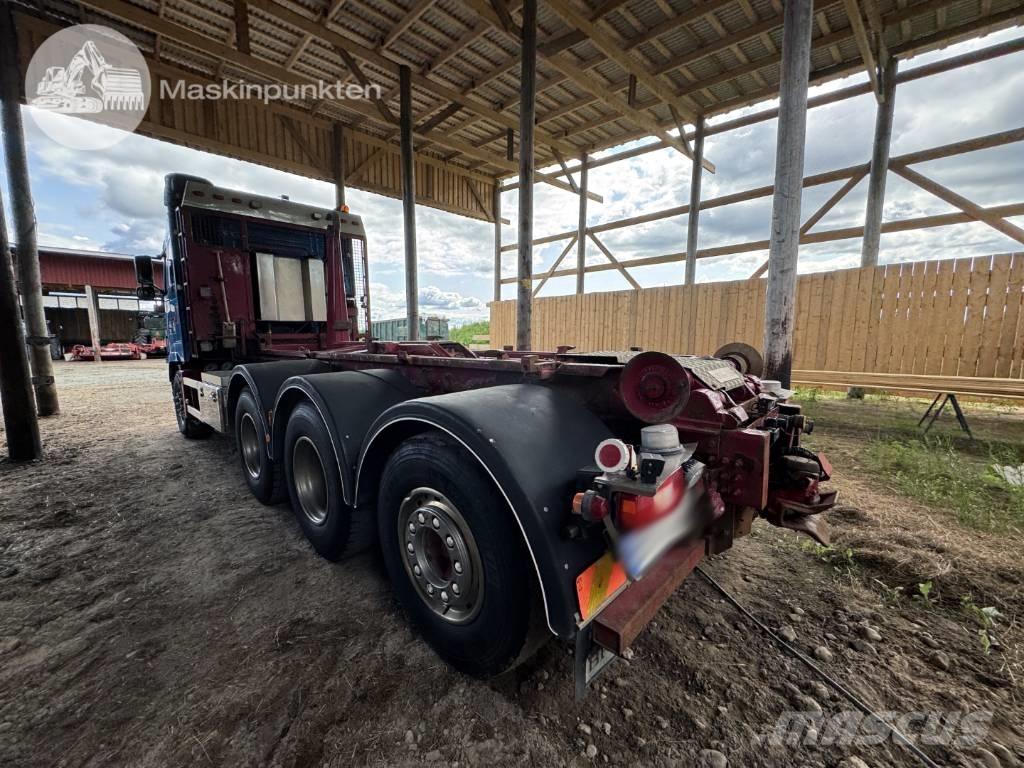 Volvo FH 16 550 Camion con gancio di sollevamento