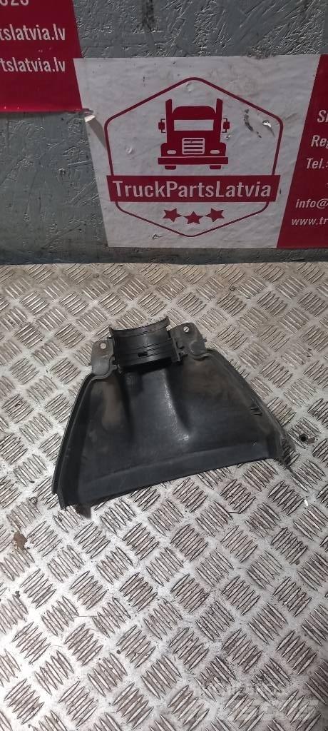 Scania 94 D.   1369965 Cabine e interni