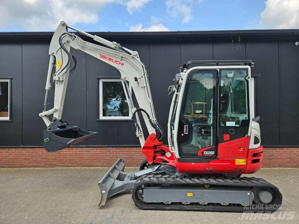 Takeuchi TB 260 Miniescavatori