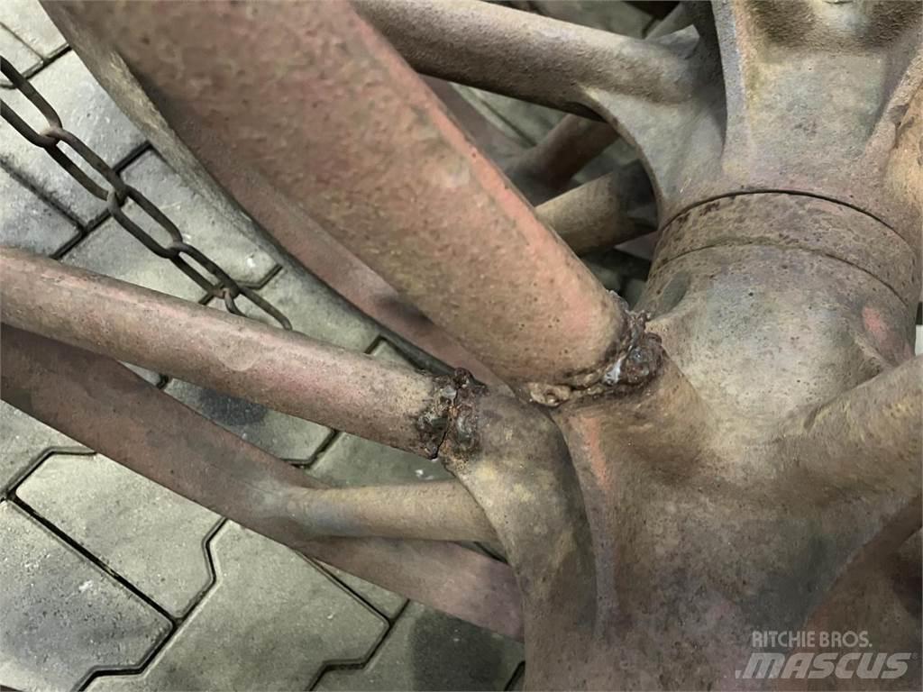  UNBEKANNT 1,80 m Rulli compressori