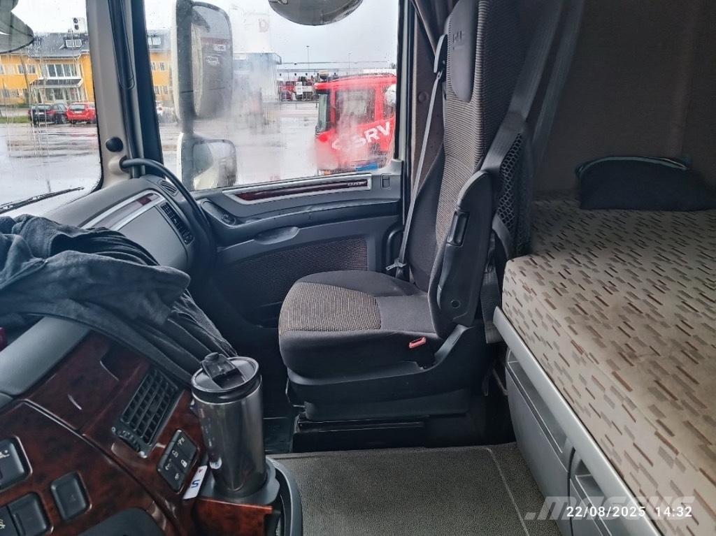 DAF XF 510 Camion con gancio di sollevamento