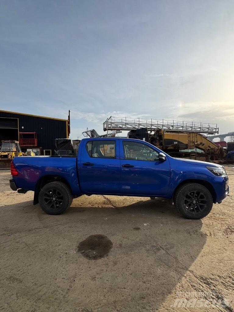 Toyota Hilux Active Pick up/Fiancata ribaltabile