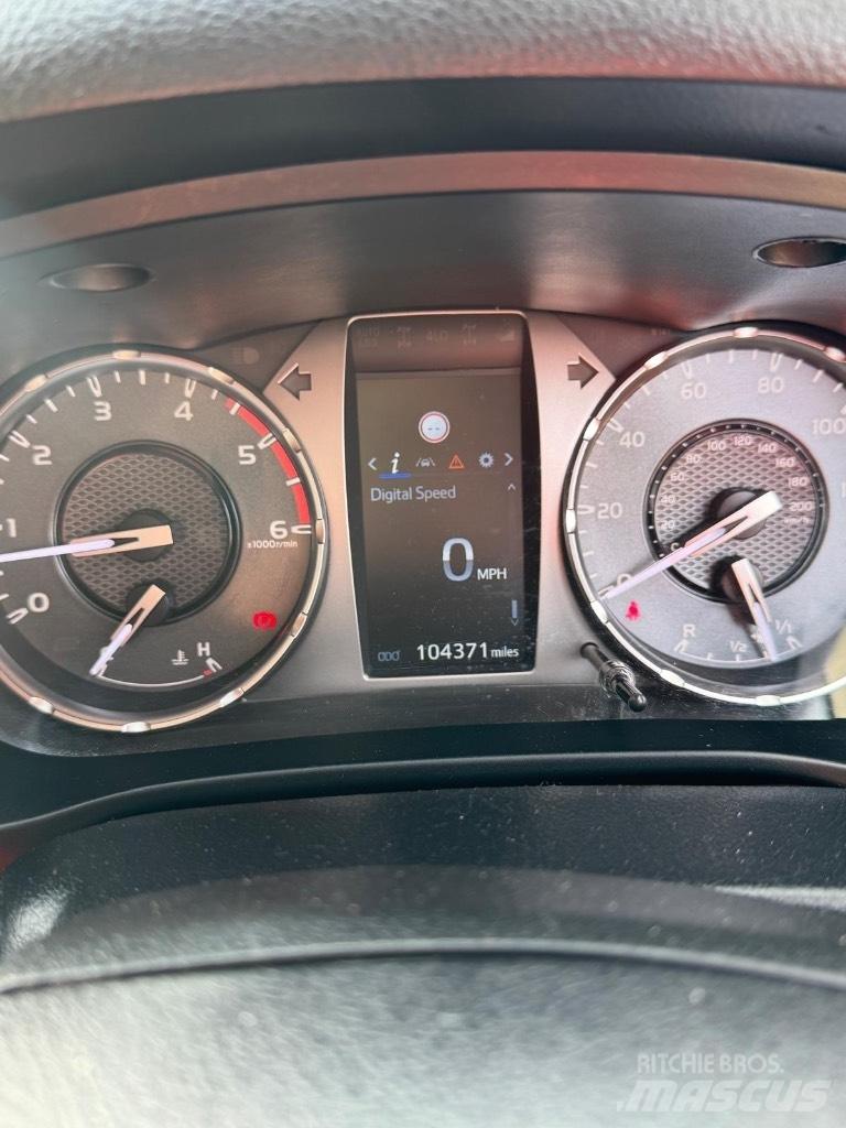 Toyota Hilux Active Pick up/Fiancata ribaltabile