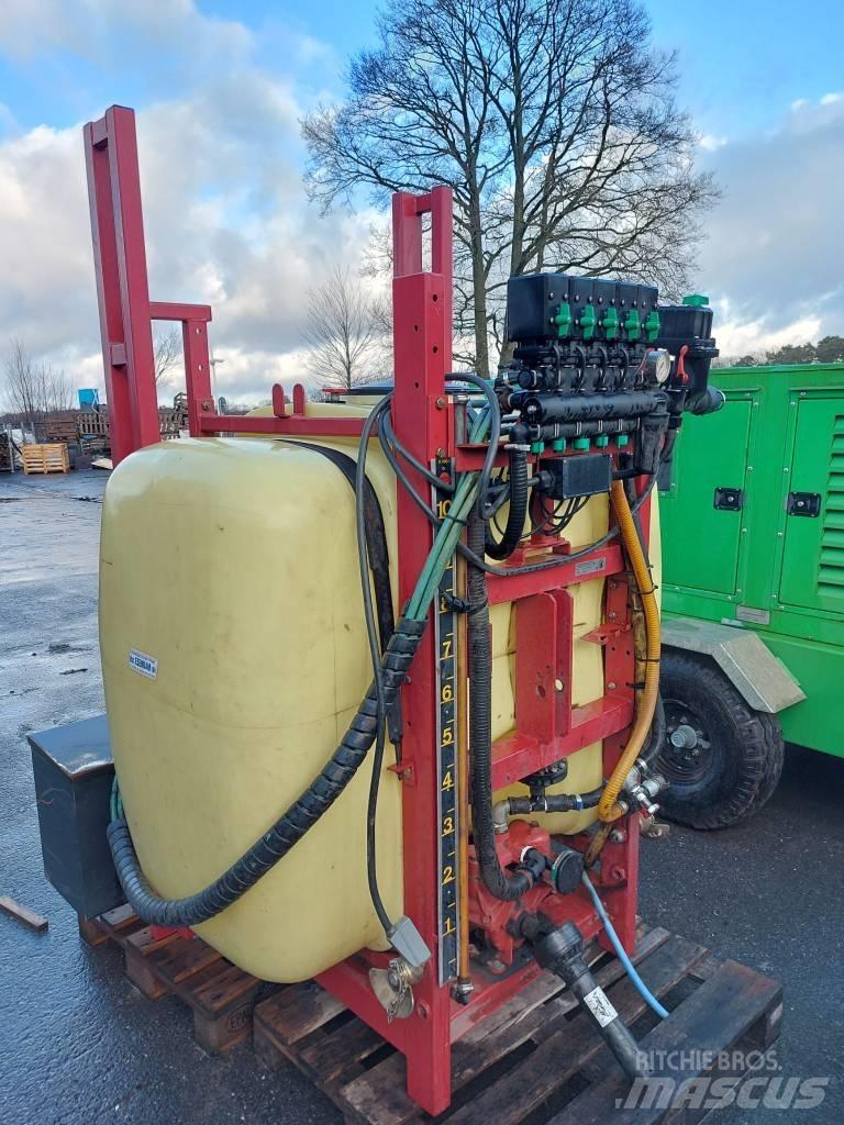 Hardi 1000 liter Irroratori montati