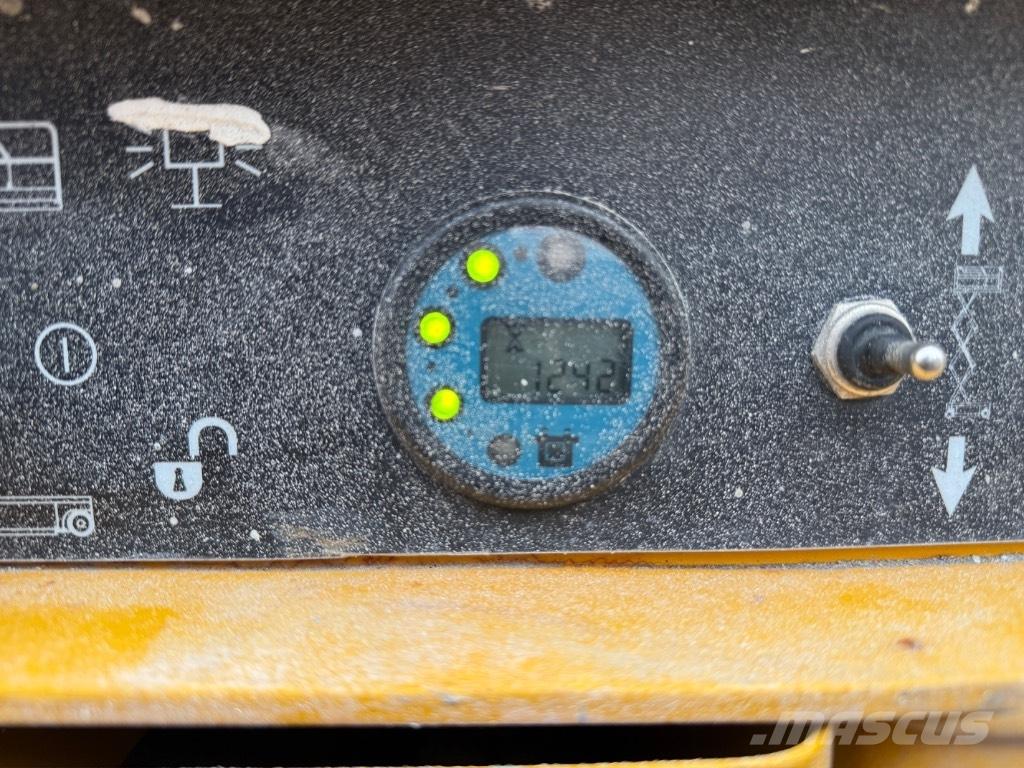 Haulotte Compact 14 Piattaforme a pantografo