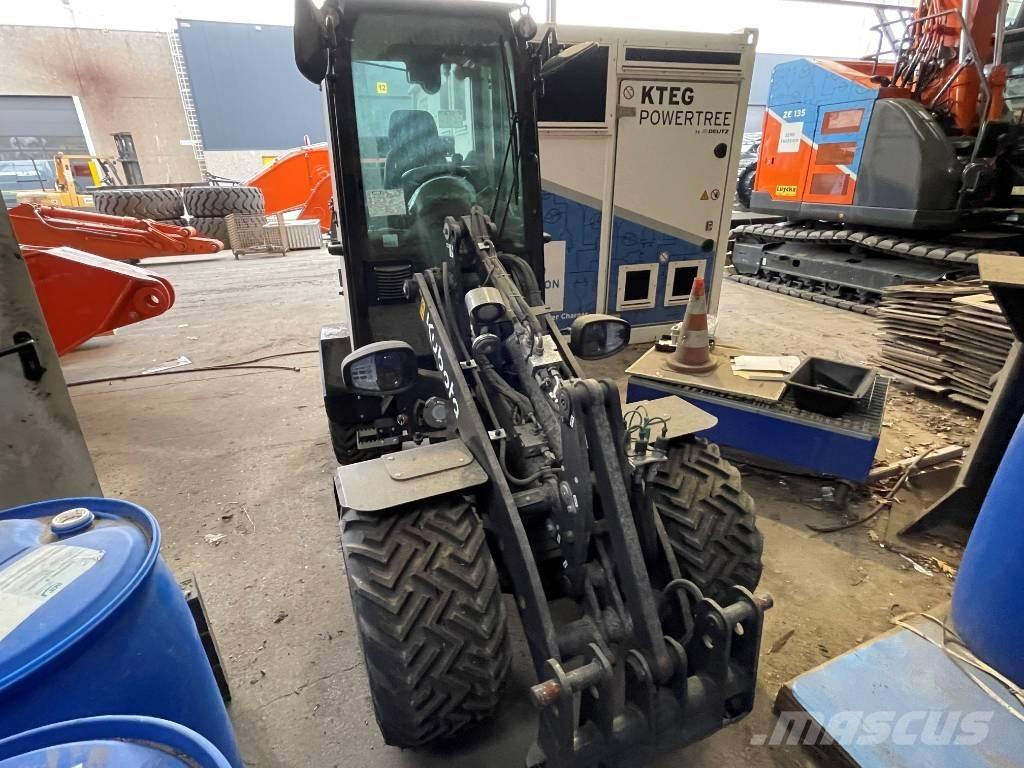 Kubota RT220-2e Pale gommate
