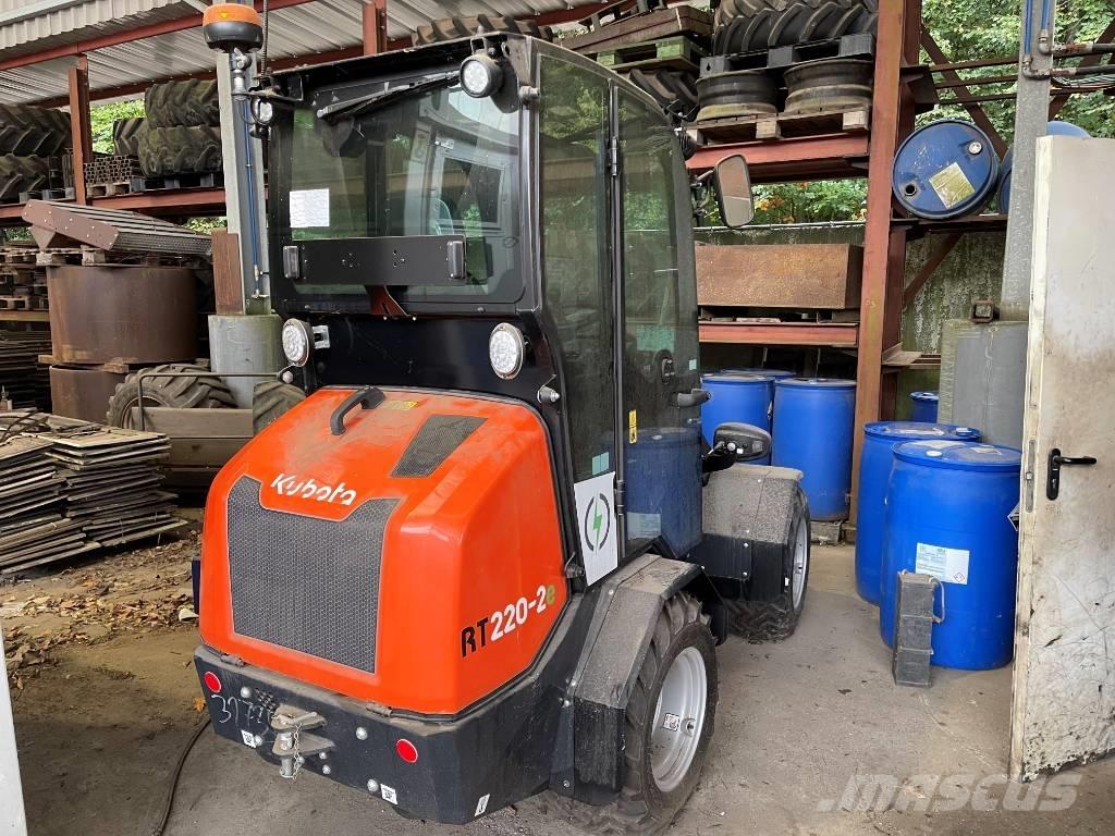 Kubota RT220-2e Pale gommate