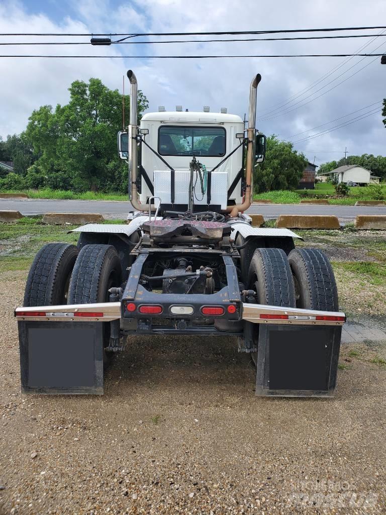 Mack P 164 T Autocabinati
