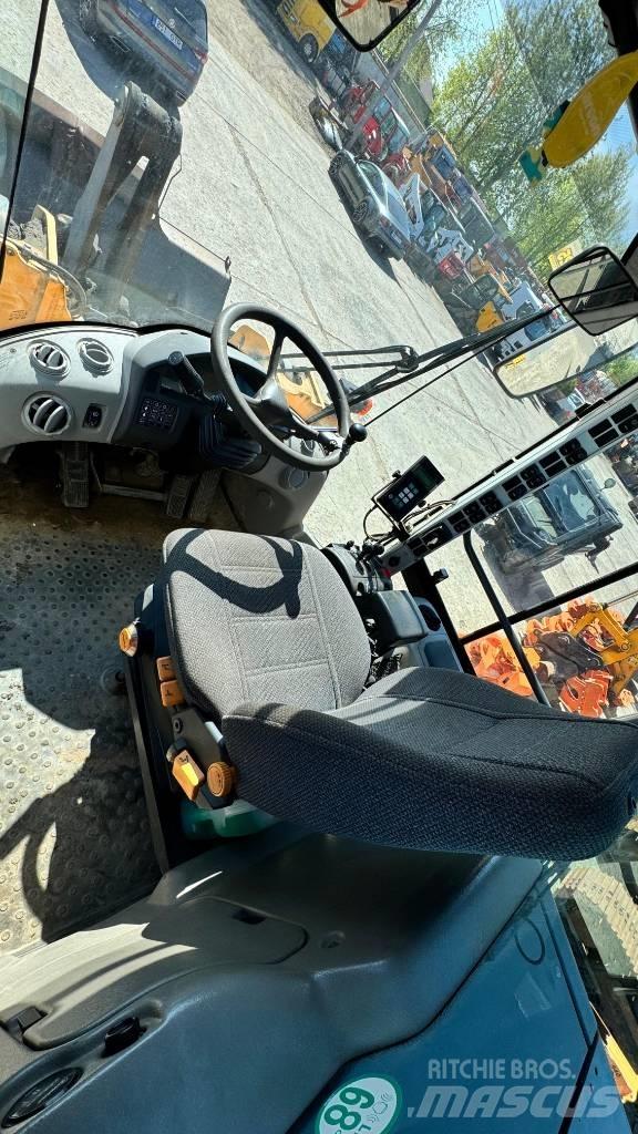 Volvo L 90 F Pale gommate