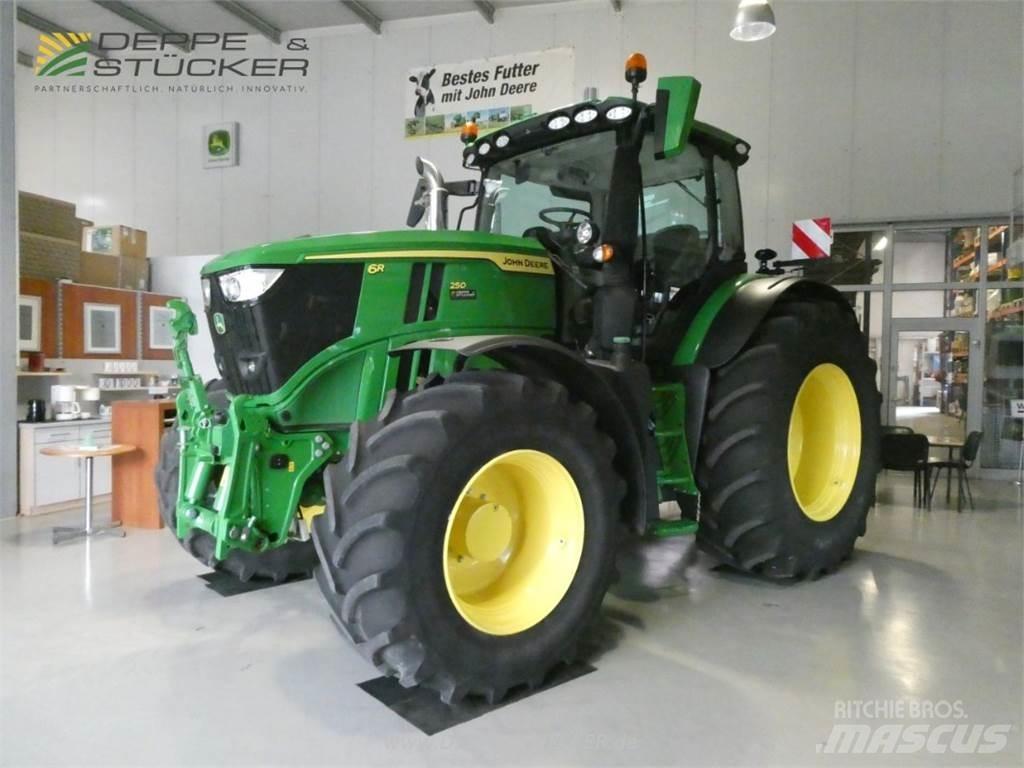 John Deere 6R 250 Trattori