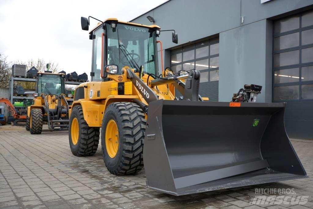 Volvo L 30 H Pale gommate