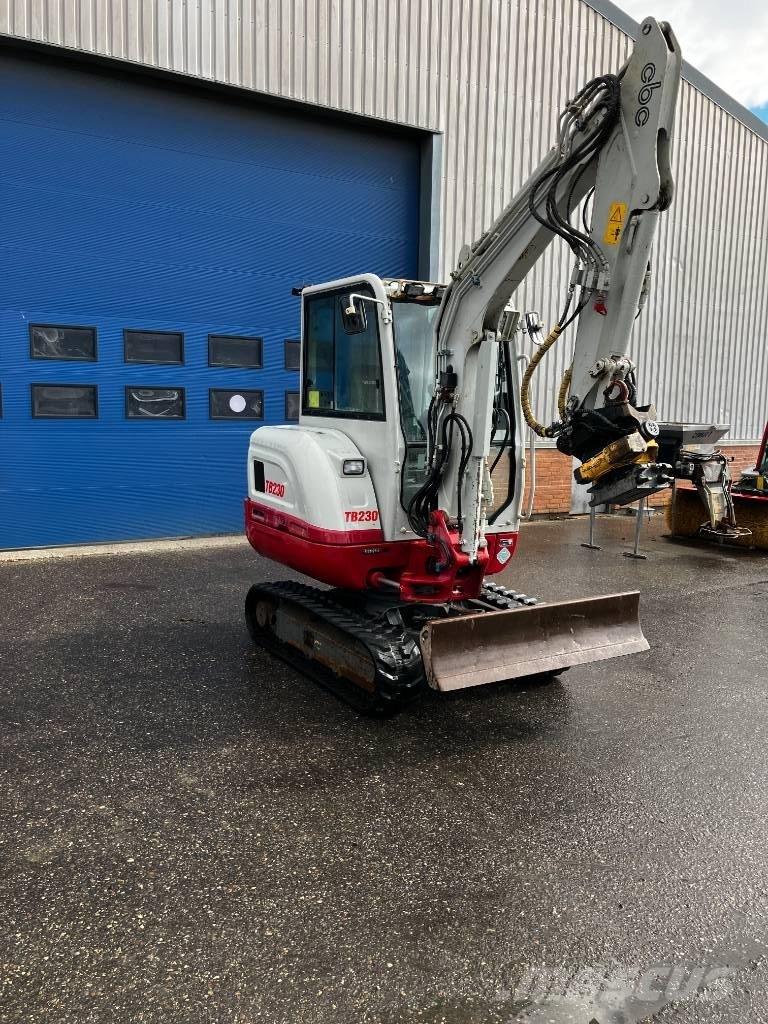 Takeuchi TB 230 Miniescavatori