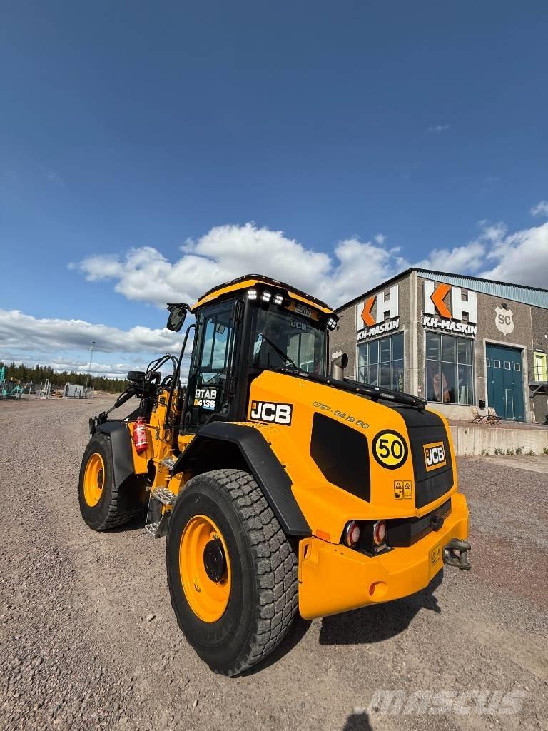 JCB 413S Pale gommate