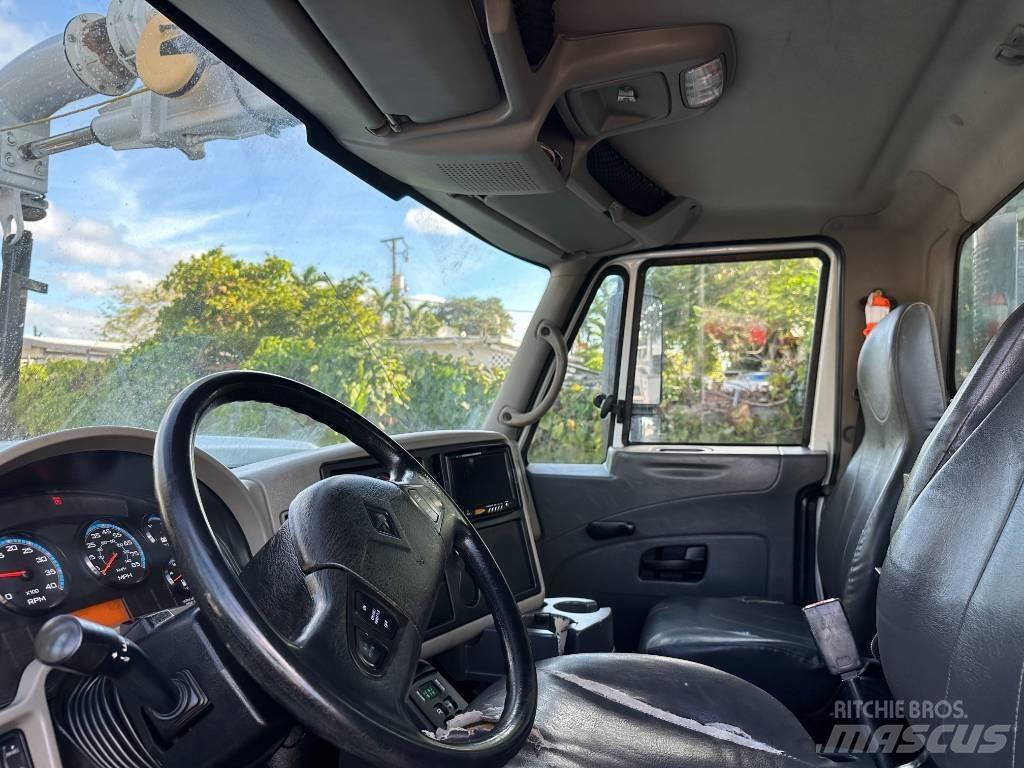 International 7400 Camion autospurgo