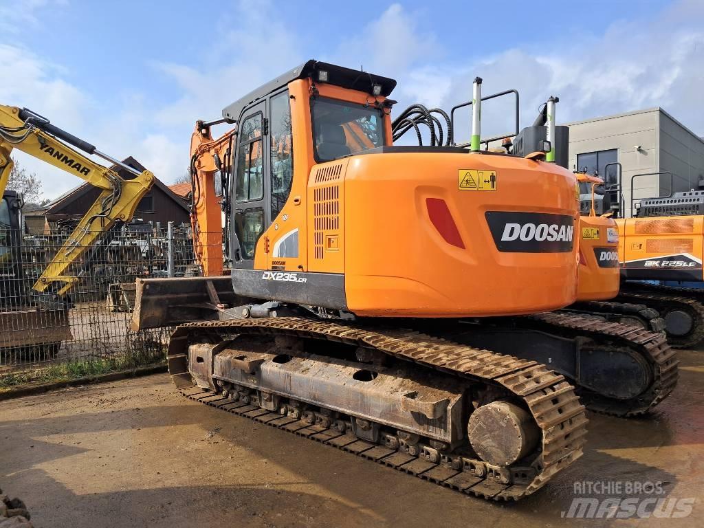 Doosan DX 235 LCR-5 Escavatori cingolati