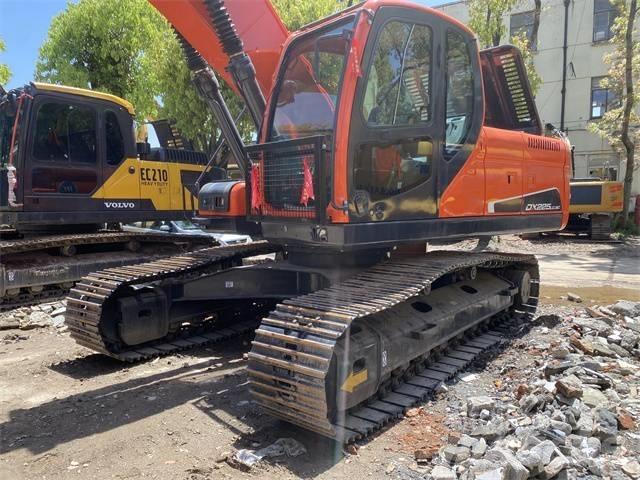 Doosan DX 225 LC Escavatori cingolati