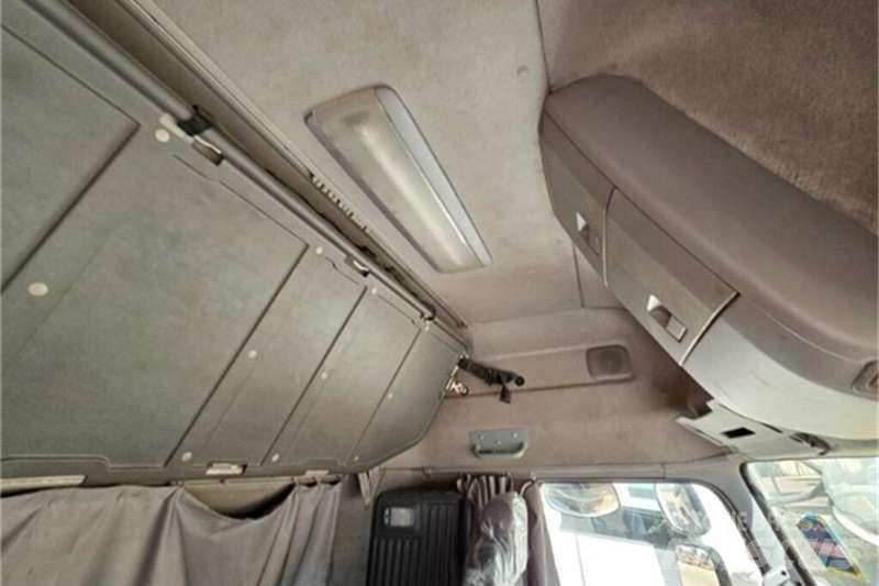 UD TRUCKS QUON Camion altro
