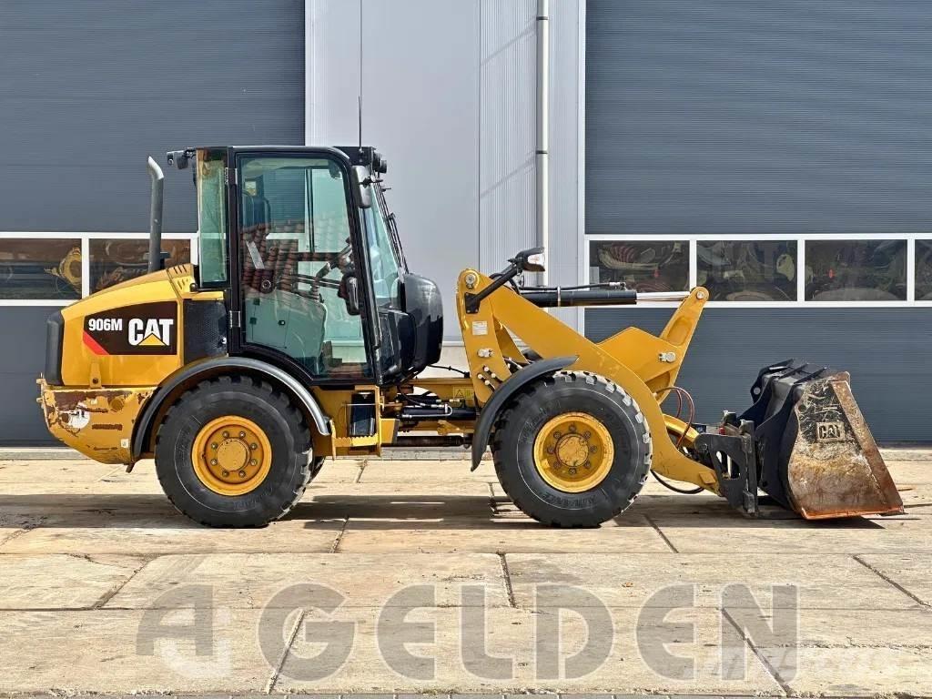 CAT 906M - NEW TYRES Pale gommate