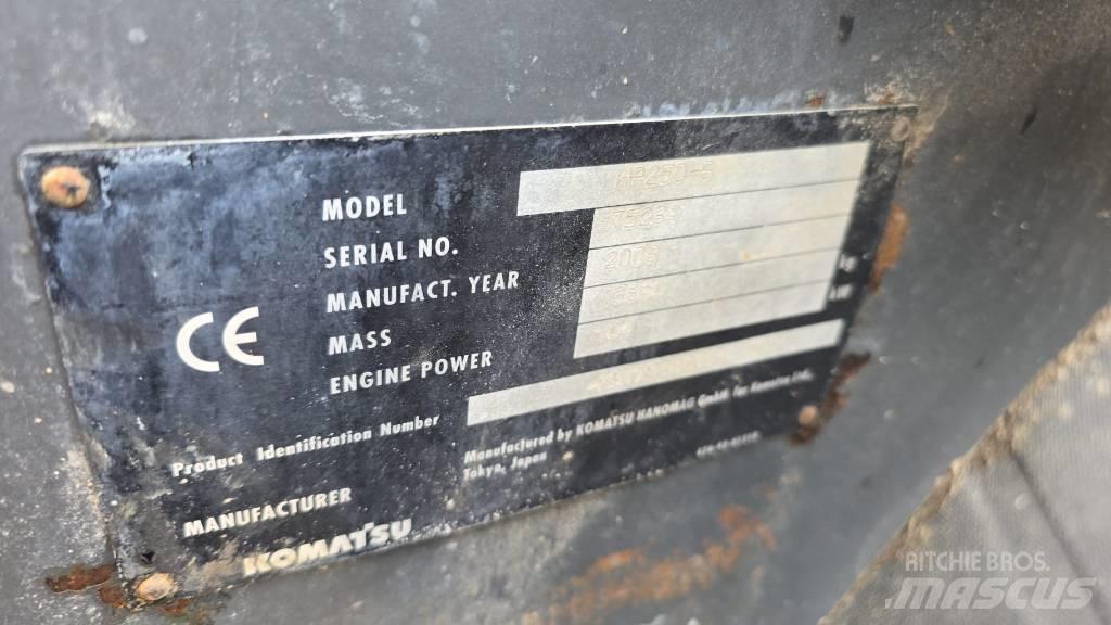 Komatsu WA 250 Pale gommate