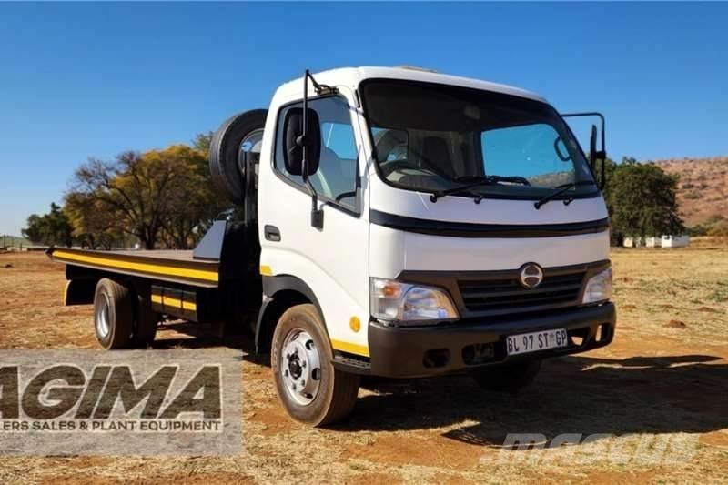 Hino 300 Roll Back Camion altro
