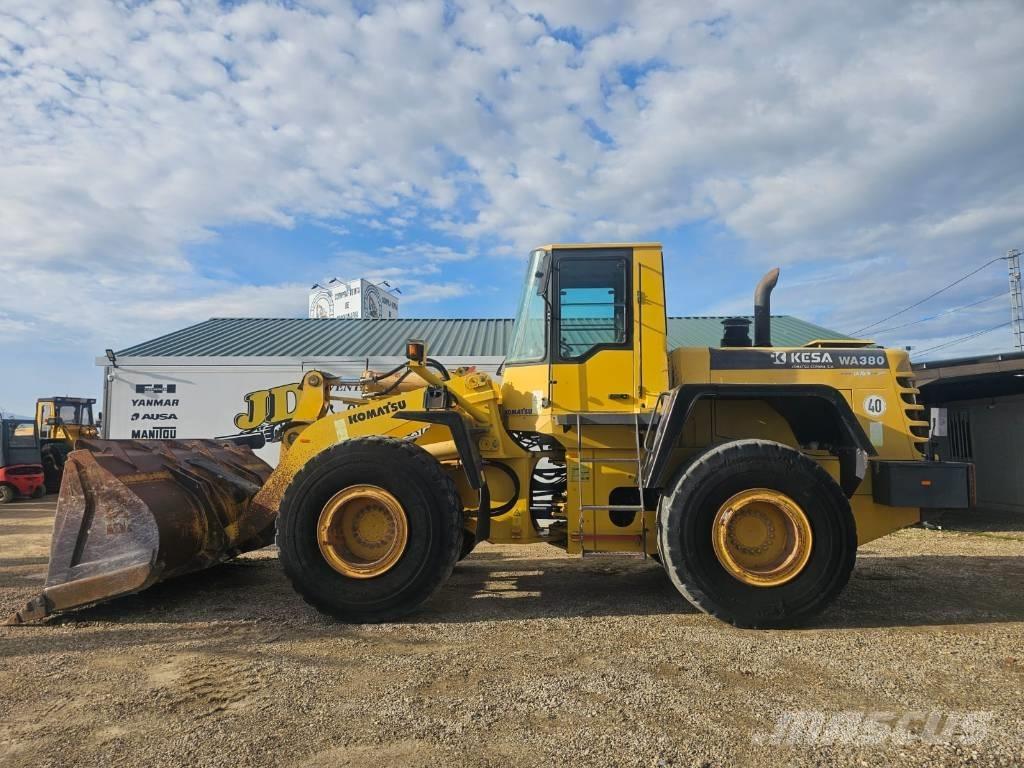 Komatsu WA 380-3H Pale gommate