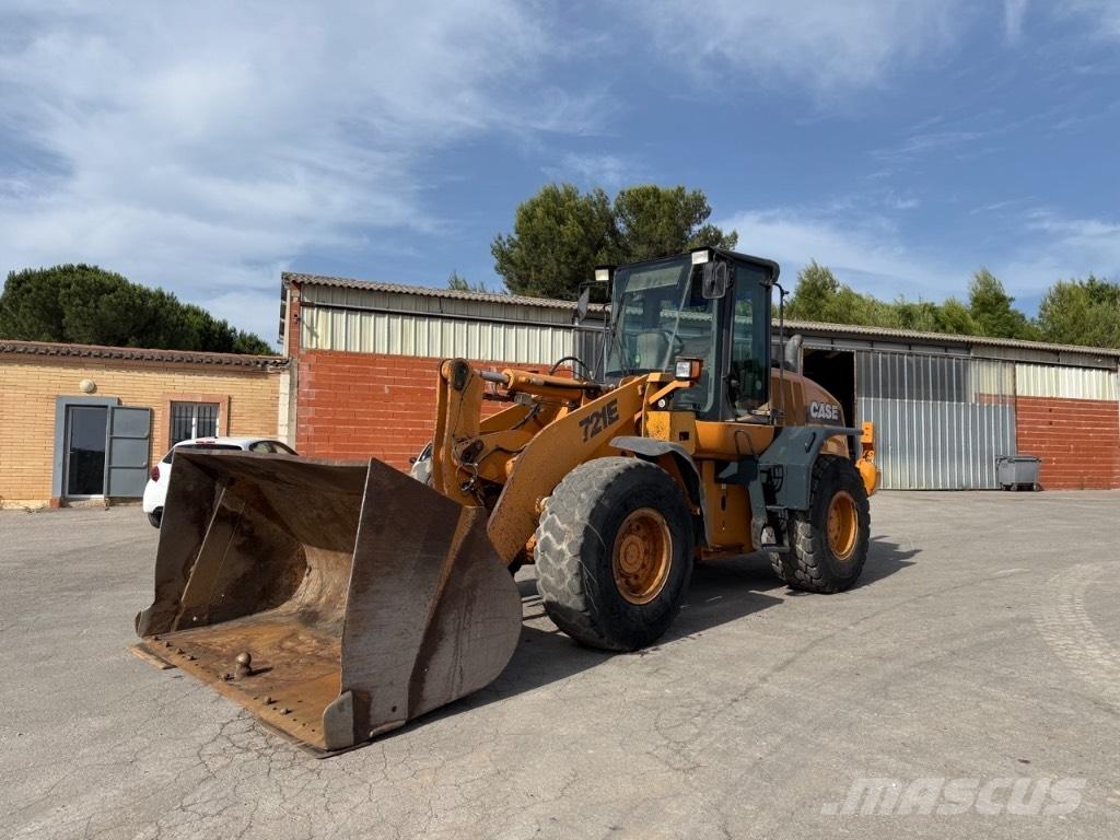 CASE 721 E Pale gommate