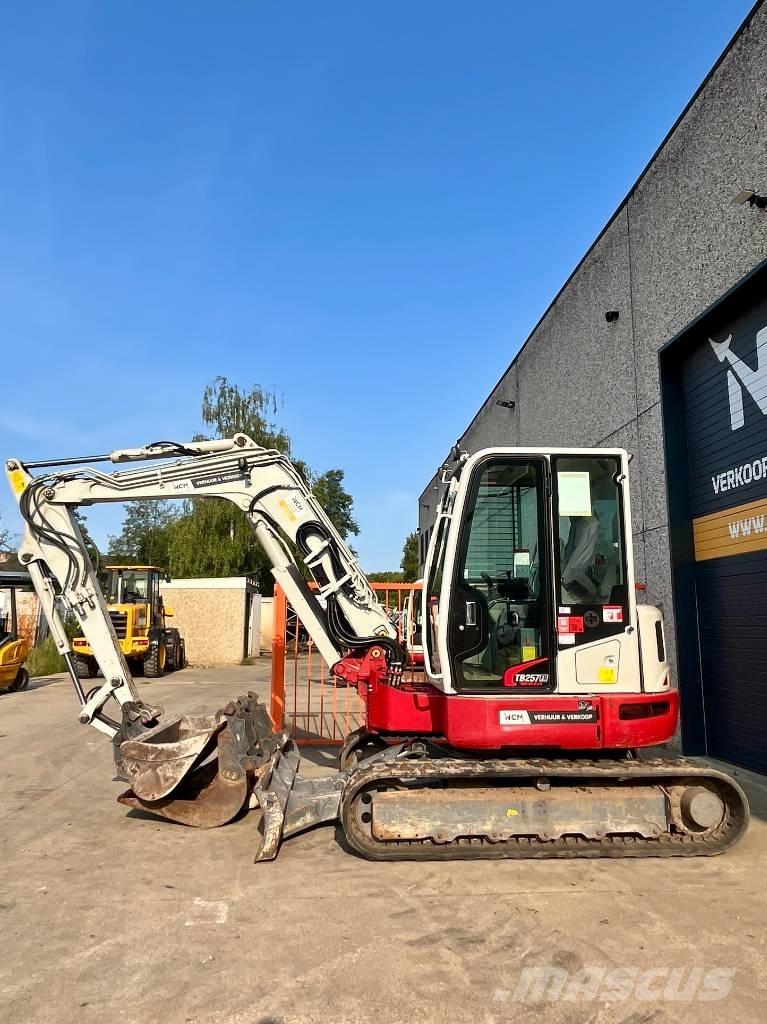Takeuchi TB 257 FR Miniescavatori