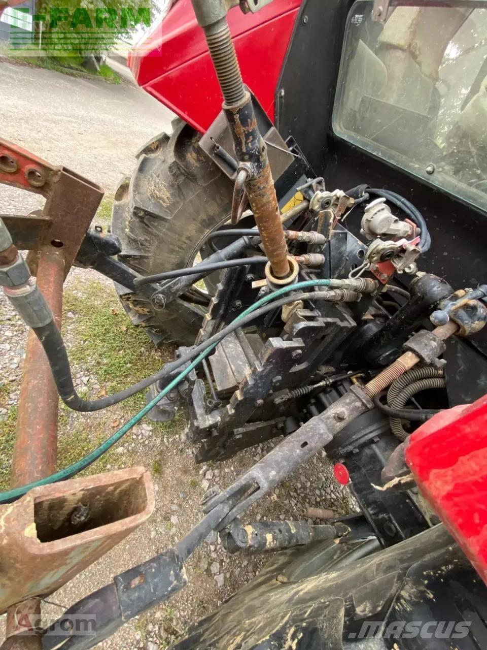 Case IH 844 a Trattori